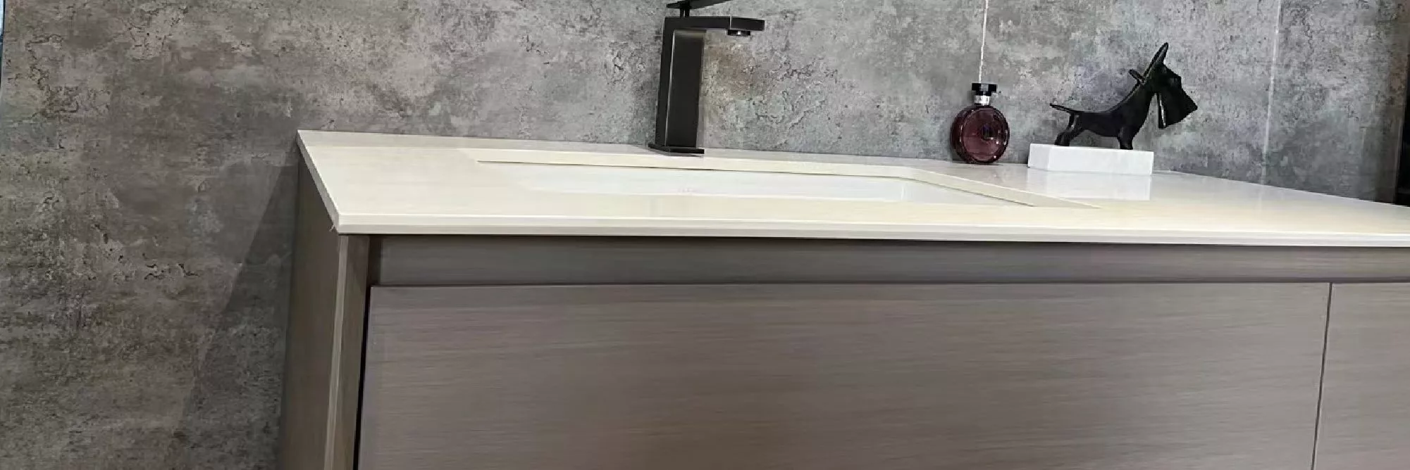 卫浴柜 J 形拉手